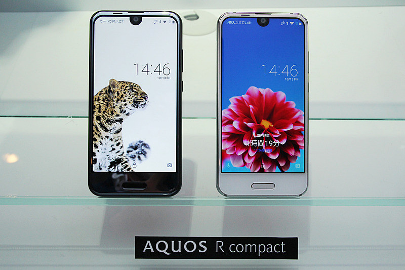AQUOS R Compact