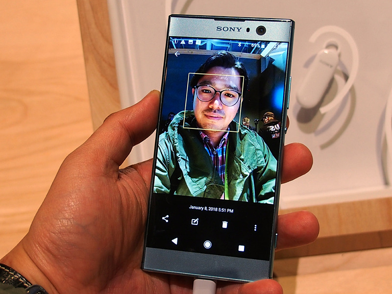 セルフィー時に画角の切り替えはできるが、これはソフトウェア処理によるものだ