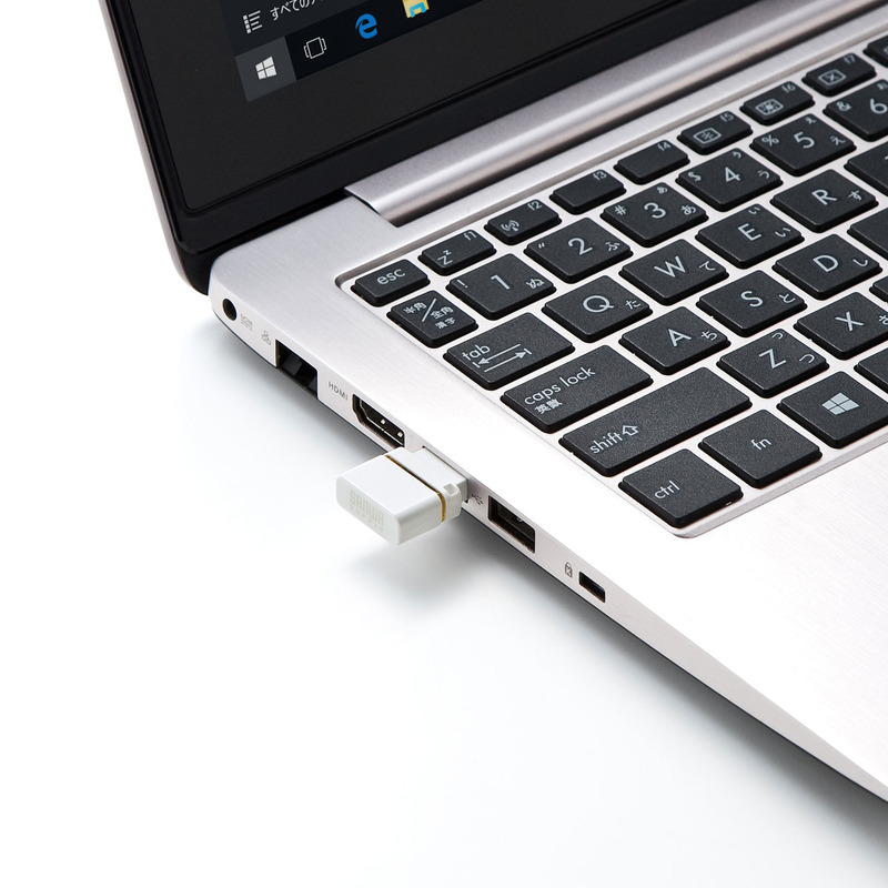 USB AコネクターのノートPCに装着