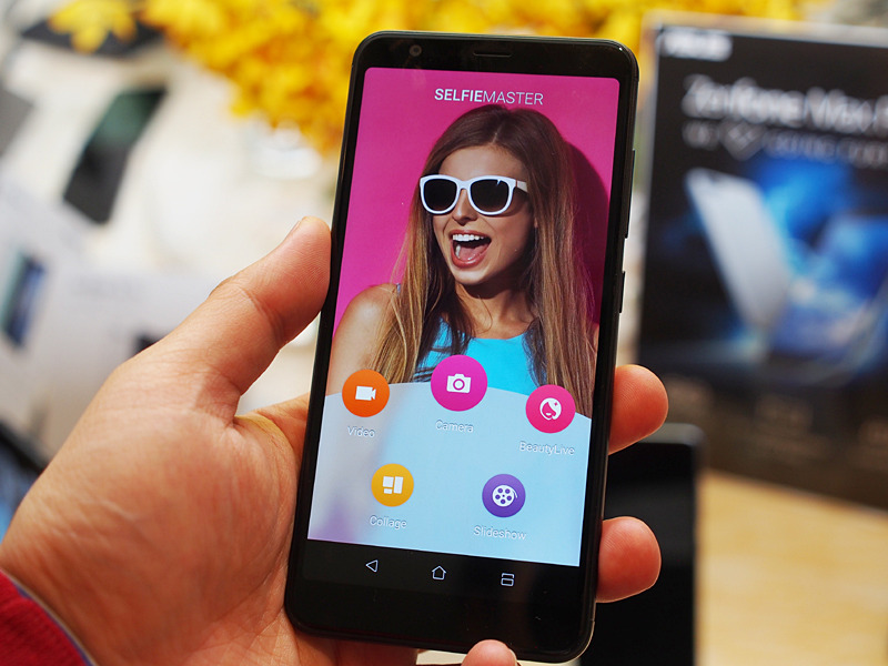 インカメラも高画素で、セルフィー用アプリも内蔵する