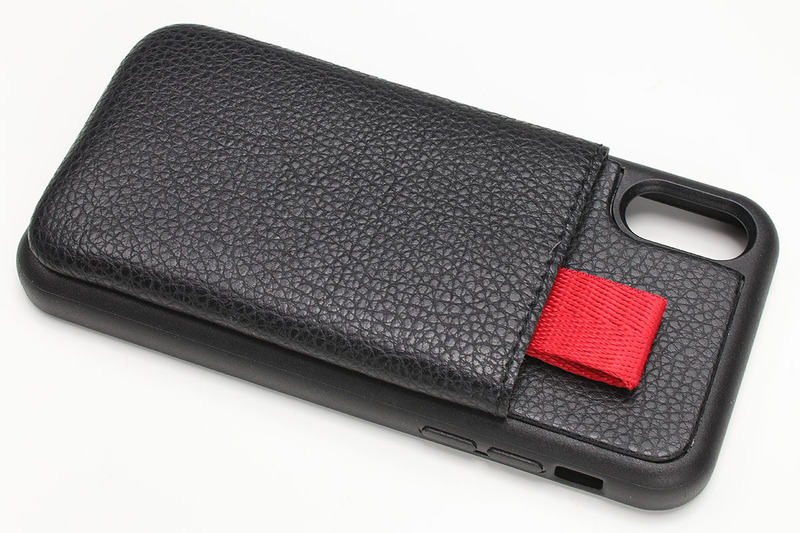 あまりゴツさがなくて気楽に使える、セミハードタイプのケース×2種類。ただ、カードの収納枚数がやや少なめです。