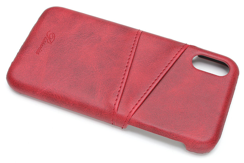 あまりゴツさがなくて気楽に使える、セミハードタイプのケース×2種類。ただ、カードの収納枚数がやや少なめです。