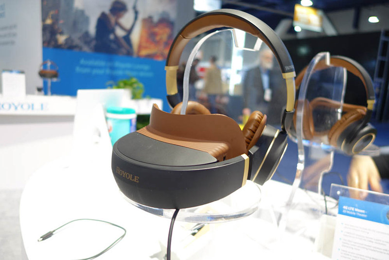 RoyoleのMoon。4Gモデルの実機は試せなかった