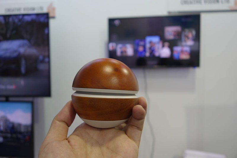 Hale Orb。上半分を回したり押したりしてコントロールする