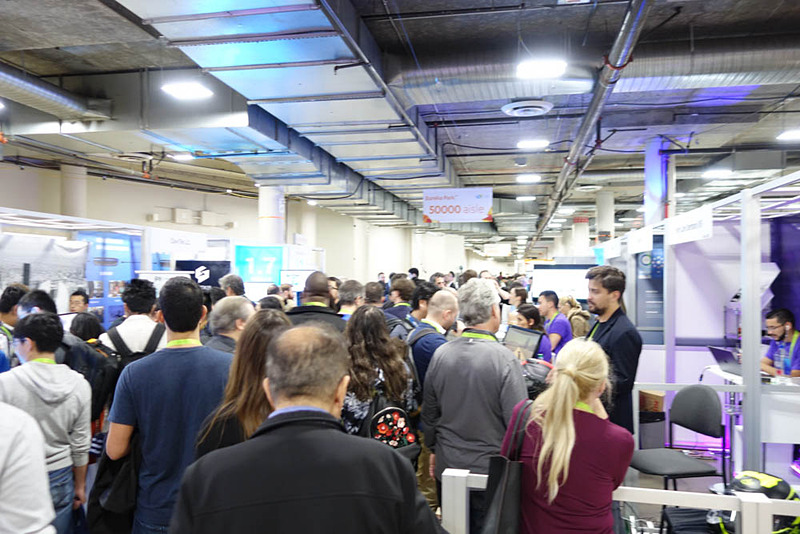 Eureka Park。こんな感じでフロア一面が小さいブース・狭い通路が熱気あふれる来場者と出展者で埋めつくされている