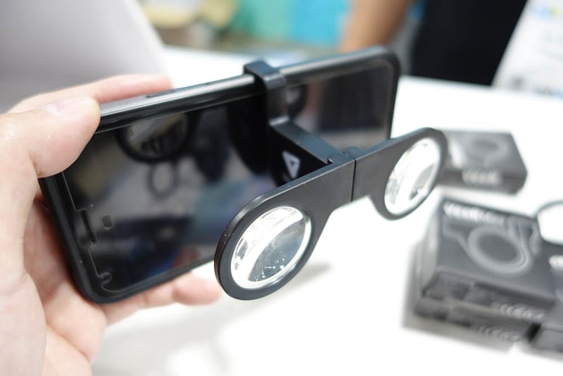 VeeR miniを装着したスマホ