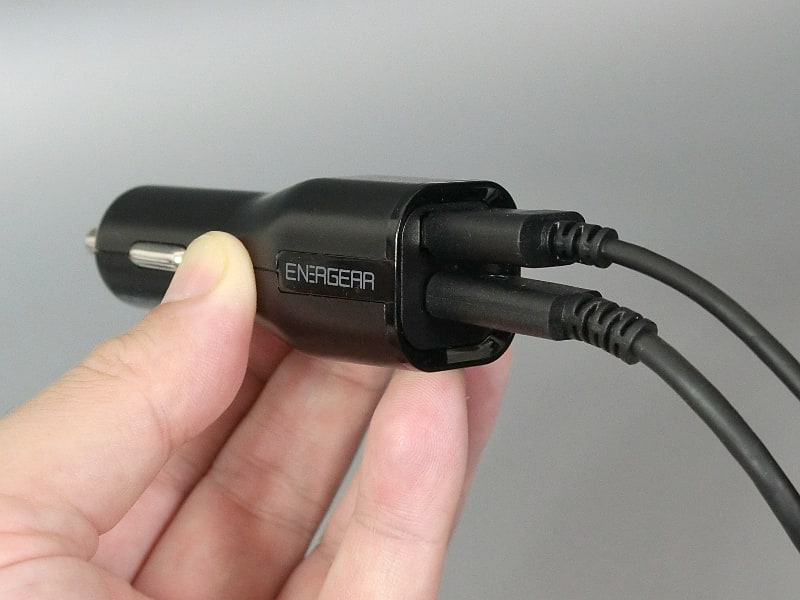 同時にAポートからの充電も行える。出力は合計30Wまでなので、一時的に出力が足りなくなるようであれば一方を外したほうがよいだろう