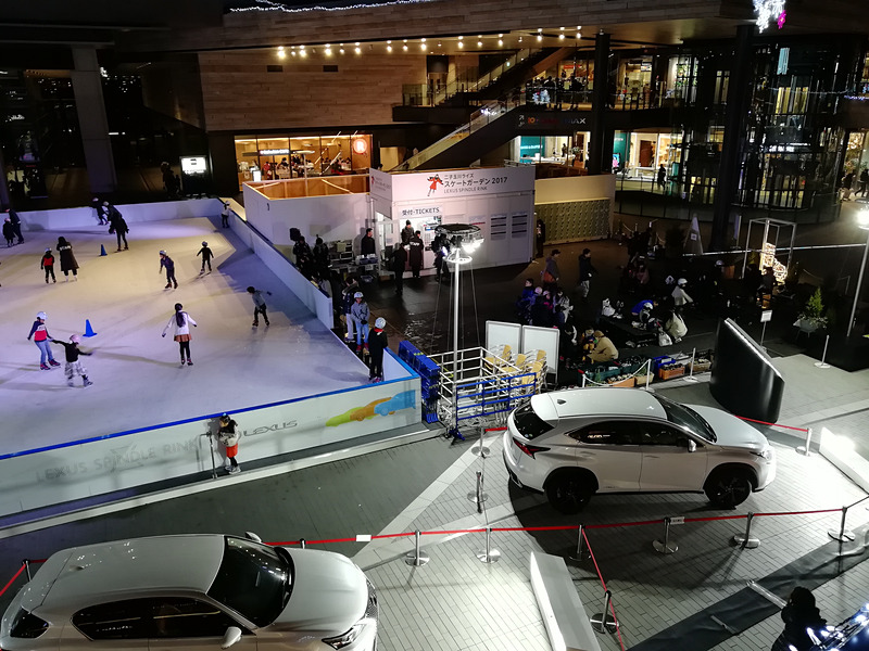 いろいろな方向からの光が混じった場所で撮った写真だが、バランス良く撮れている