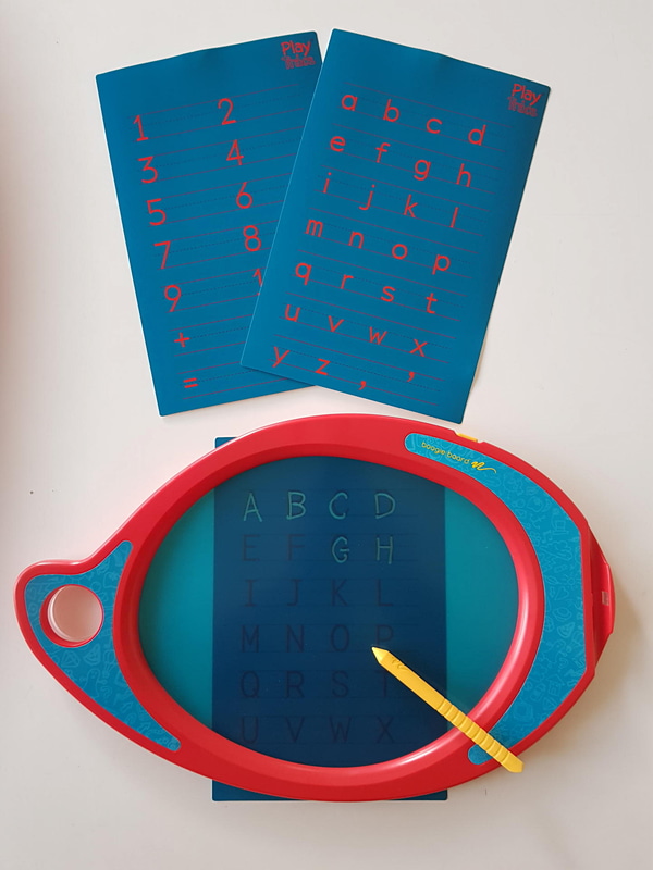 付属のテンプレートを下に敷くことで様々な応用が理解できる