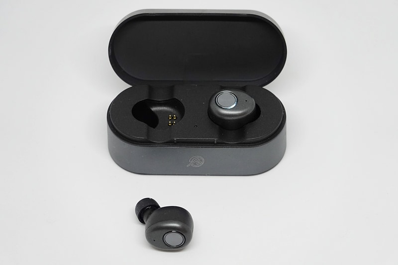 片耳モードとして設定した側を取り出して数秒経つと、もう片方は取り出されても動作しない