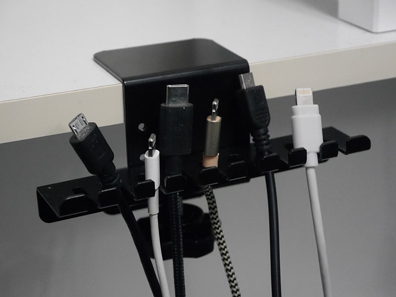 実際の使用例。がっちりと挟み込めるため安定感は抜群だ