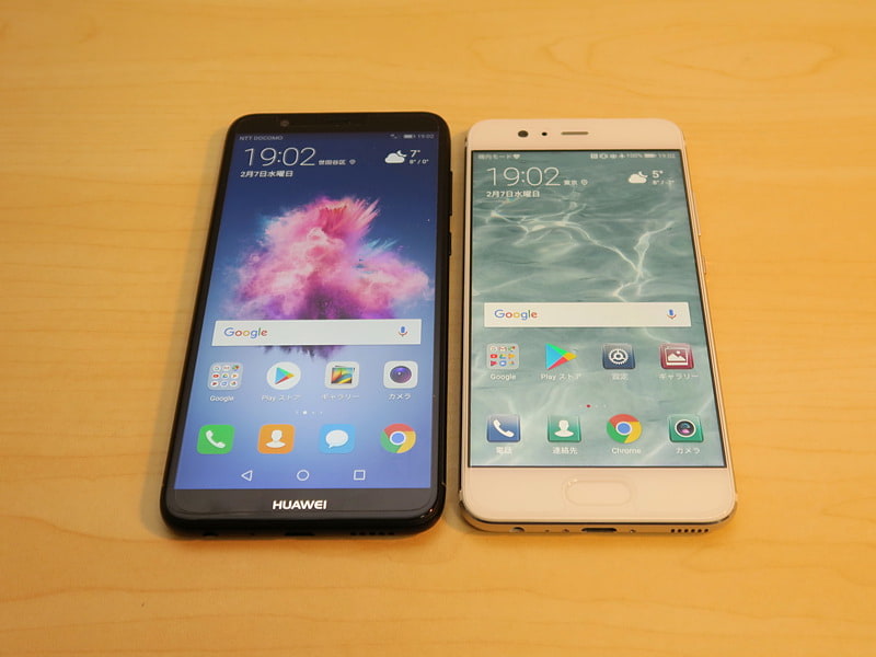 HUAWEInova lite 2（左）は上位モデルのHUAWEI P10（右）の特徴をうまく取り込みながら、仕上げられている