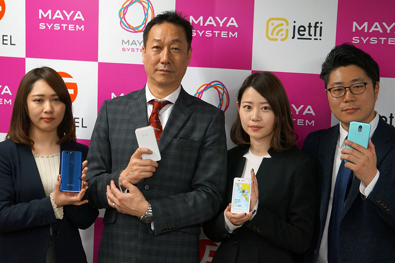 吉田氏（左から2人目）とECマーケティング部長の山崎正志氏（一番右）