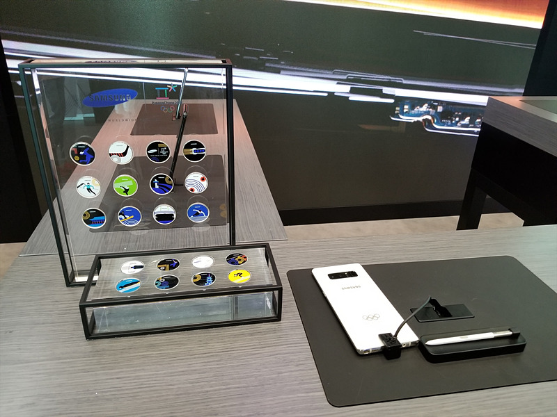 オリンピック会場のパビリオン同様にGalaxy Note8の特別モデルに触れられる