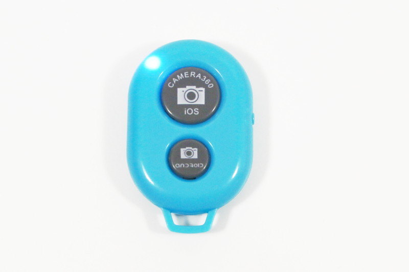 ペアリングモード時はLEDランプが高速点滅。シャッター押下時は一回点滅する