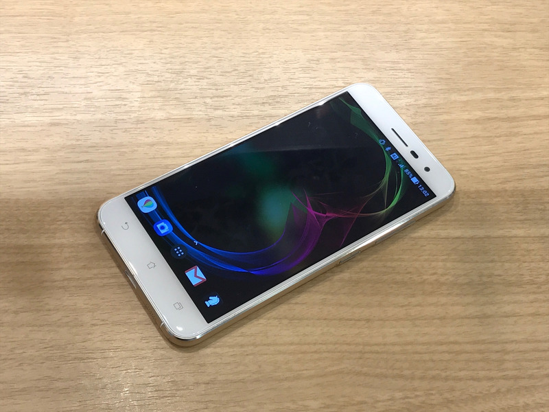 外観から「iPhone買ったの？」と間違えられることが多かったZenFone 3