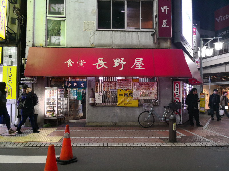 夜間撮影に非常に強いMate 10 Pro。露出は肉眼に近い印象。色が失われてもノスタルジックな雰囲気は残った