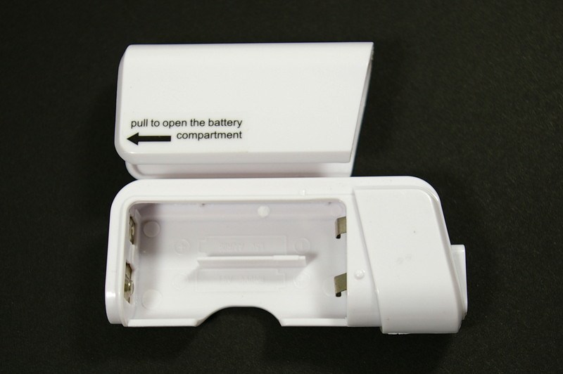 充電ケーブルと電池は付属しない