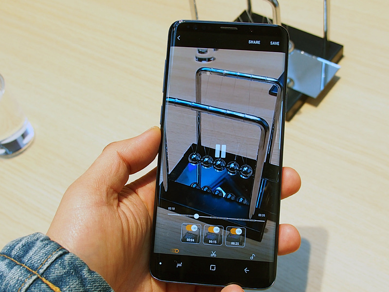 960fpsのスーパースローモーション撮影に対応。スローになる部分を自動で選択するよう、設定できる