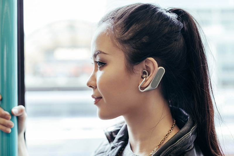 Xperia Ear Duoの装着イメージ