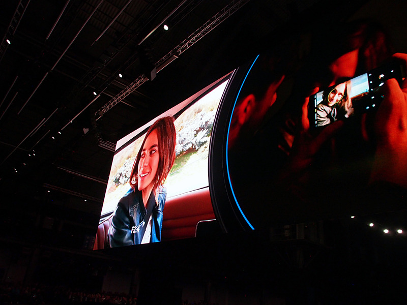 人間の目のように、明るさに応じて絞りを変えるという