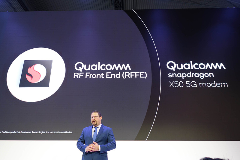 ソニーがクアルコムのRFFEを採用したことを紹介するクアルコムAmon社長