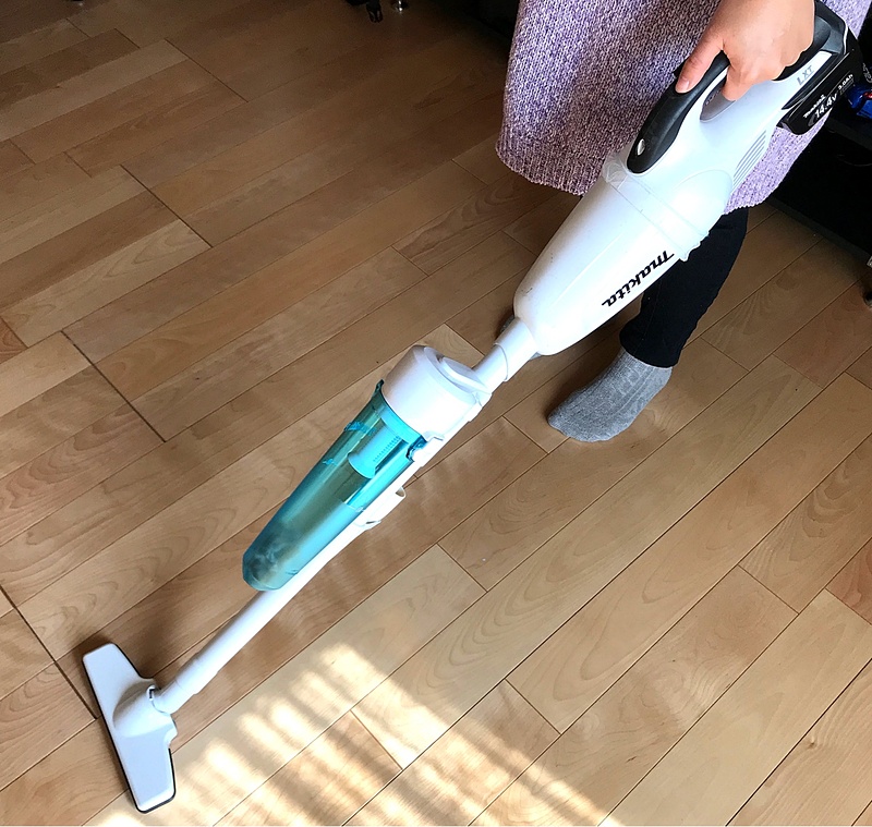 透明パーツのサイクロンユニット部にパワーアップした雰囲気を実感できます