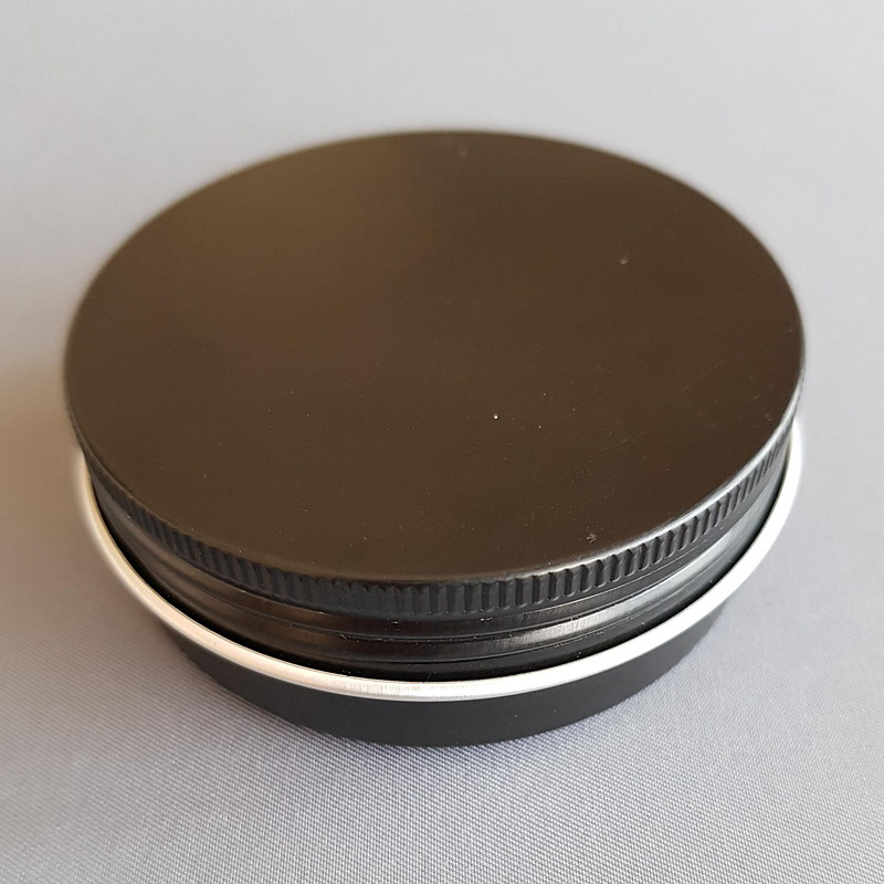 届いて紙封筒を開けたら靴クリームかと思った……