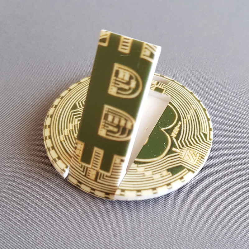 USBプラグ部分を引き起こす