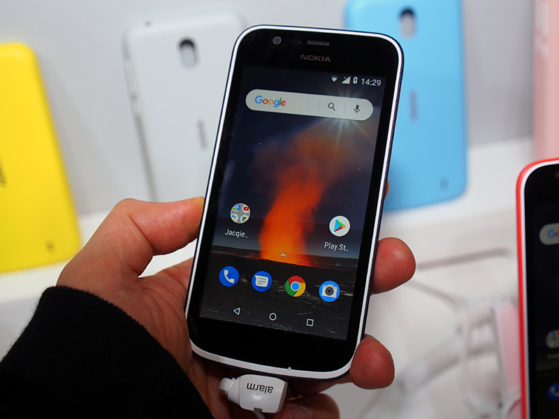 Android Oreo（Go Edition）を採用し、背面の着せ替えが可能な「Nokia 1」