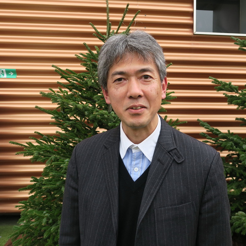 昨年に引き続き、お話をうかがったKDDIの技術統括本部 技術開発本部 標準化推進室長の古賀正章氏