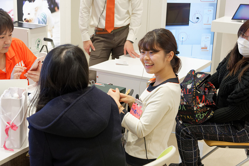 参加者も、auのスタッフも、互いに笑顔の絶えないイベントとなっていた