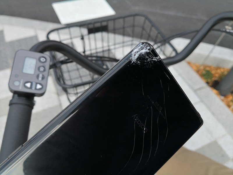 落下によって傷が入ったGalaxy Note8 SC-01K