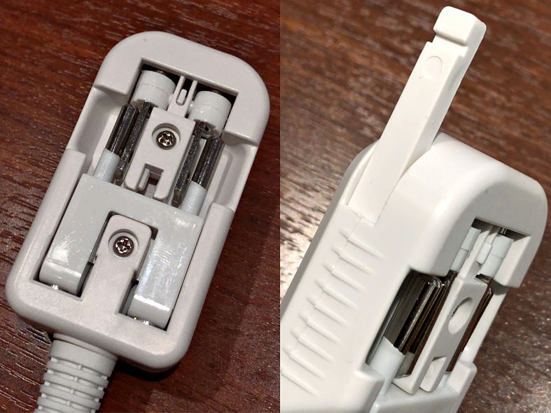 プラグ部分拡大。側面に角柱がしまい込まれている