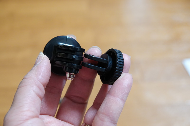 組み立て式自由雲台。なぜこれを組み立て式にしたのかは謎