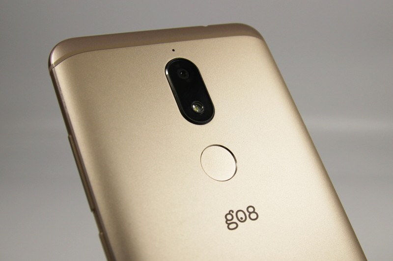 1600万画素のメインカメラを搭載