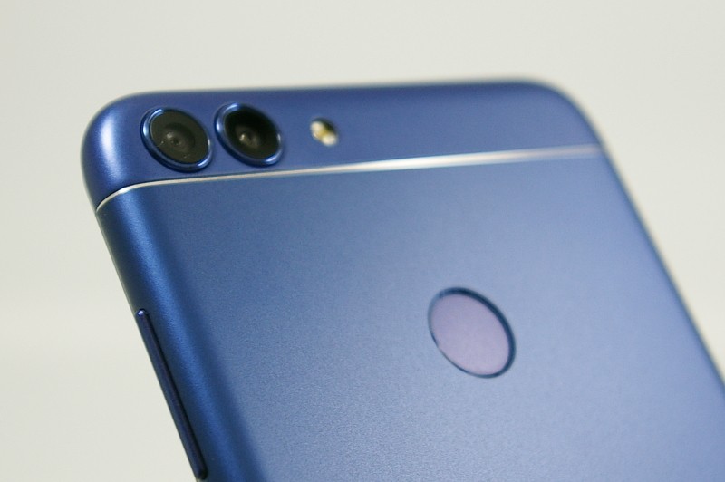 デュアルレンズカメラで、コンパクトデジカメ並みの綺麗な写真が撮れる