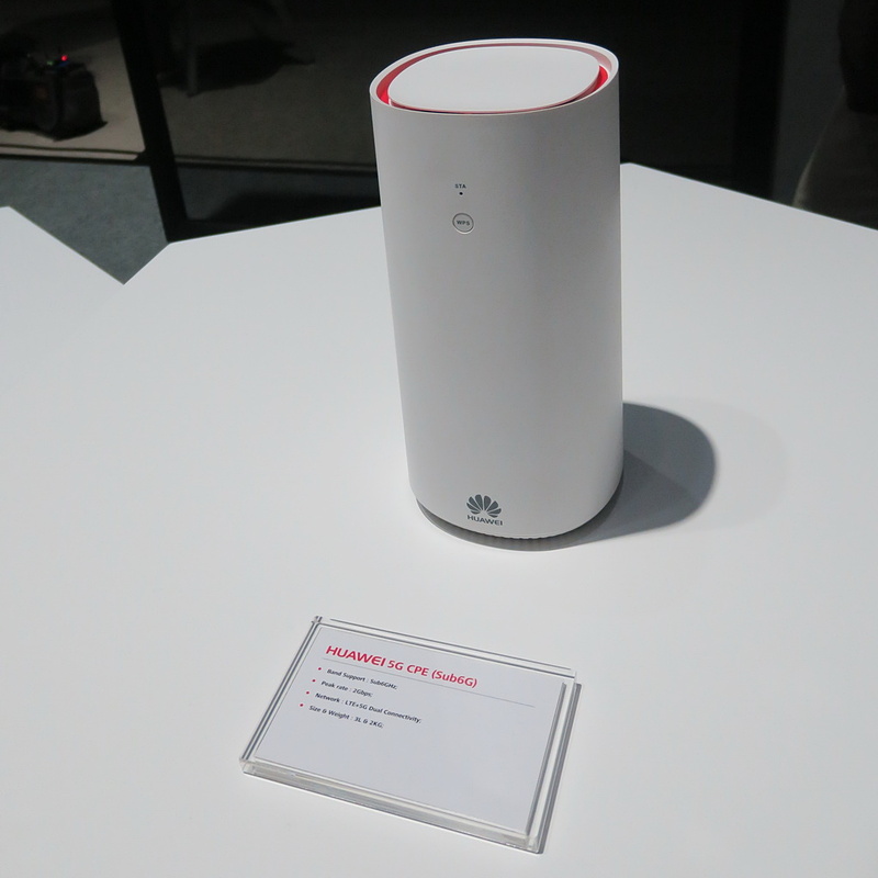 6GHz以下の周波数帯に対応した「HUAWEI 5G CPE」は円筒形の筐体のみ