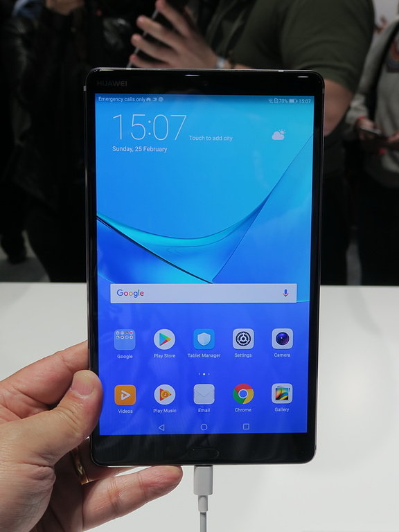 MediaPad M5にはポータビリティに優れた8.4インチモデルもラインアップ