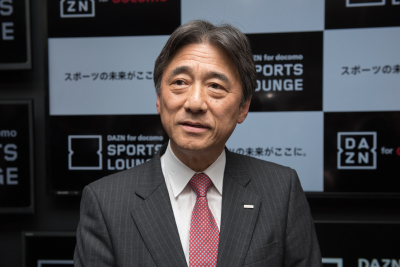 2018年3月6日に開催されたイベントで、NTTドコモの吉澤社長は「ほぼ100万件」とコメントしていた