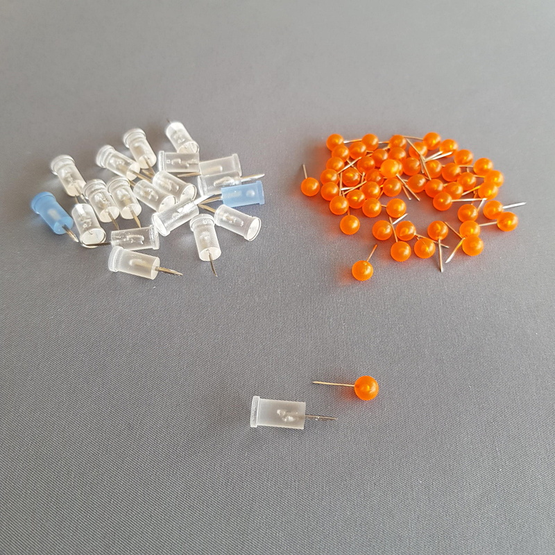 こだわり派の押しピンの代表であるニンジャピンよりかなり小さい