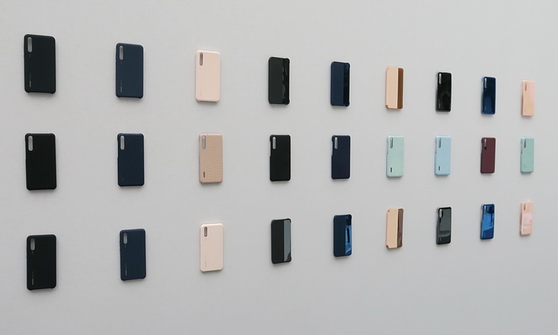 カバーも展示された