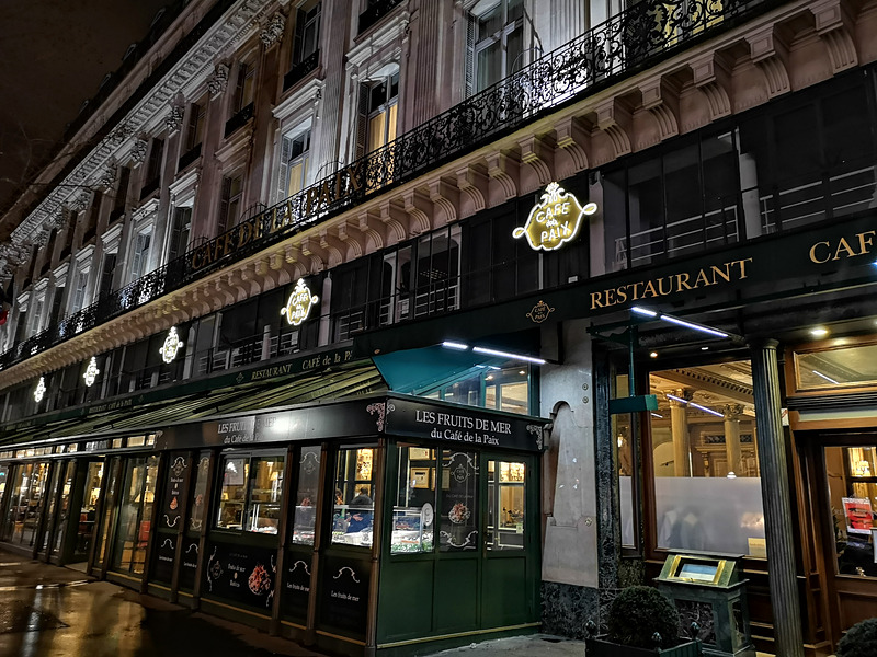 夜のパリをP20 Proで撮影