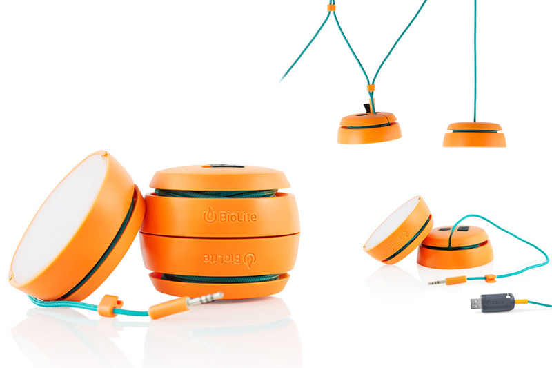 BioLite「SiteLight（サイトライト）」。コンパクトにまとまるLEDランプで最大4つまで連結可能。テント内や枝などに吊して使うライトです。