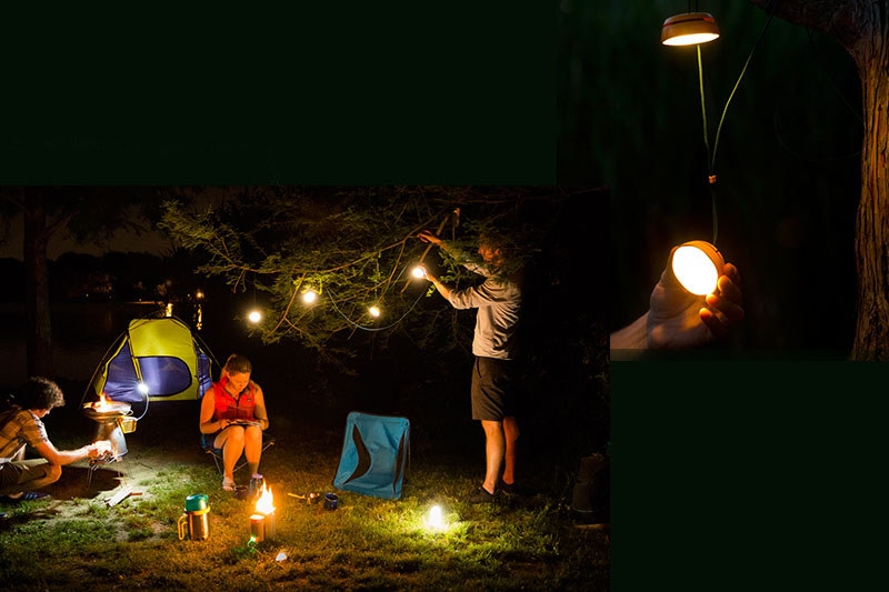 BioLite「SiteLight（サイトライト）」。コンパクトにまとまるLEDランプで最大4つまで連結可能。テント内や枝などに吊して使うライトです。