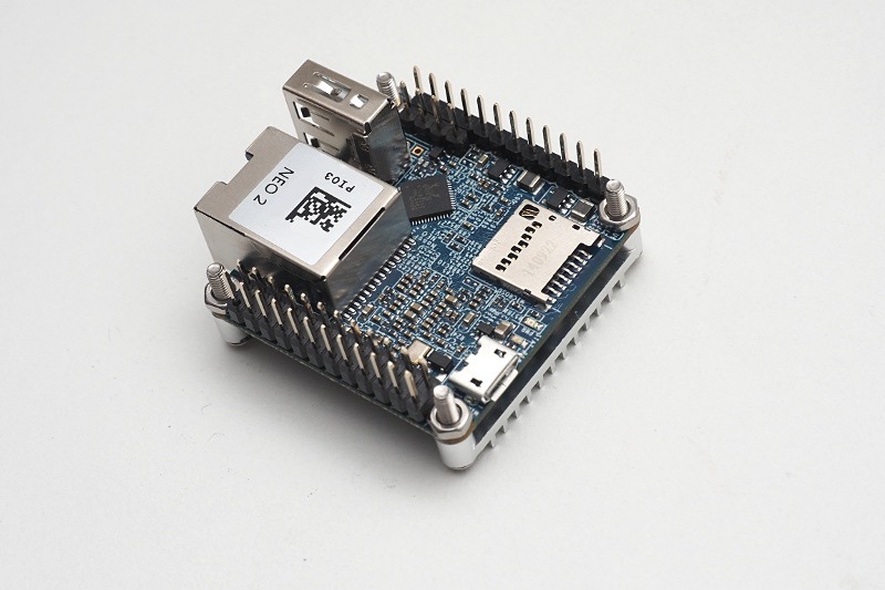 付属しているピンヘッダーを2つはんだ付け。これがないとNASキットと組み合わせできない