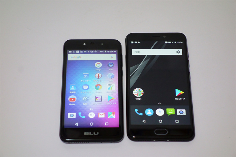 左はGRAND M、右はEveryPhone PR。GRAND Mは重さが171gもあるので、180gのEveryPhoneが大きさのわりに軽く感じてしまう