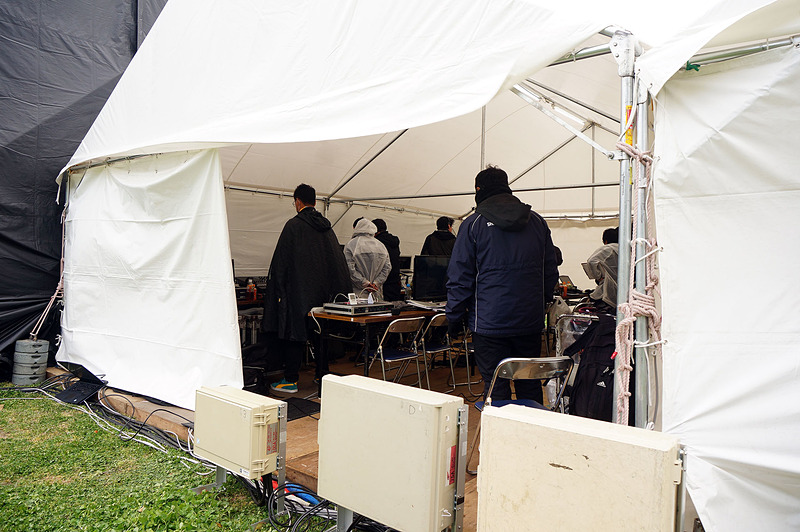 公式イベントのXM Festival開催中では、閉会式会場の設営が着々と進められていた