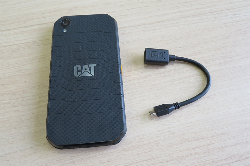 いざという時に役立つOTGケーブルも付属