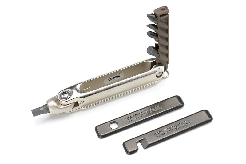 ドライバータイプのTOPEAK「ツールバー」。ビット挿入部は磁力保持式で、磁石につく一般の6.5mm六角軸ビットをセットすることも可能です。